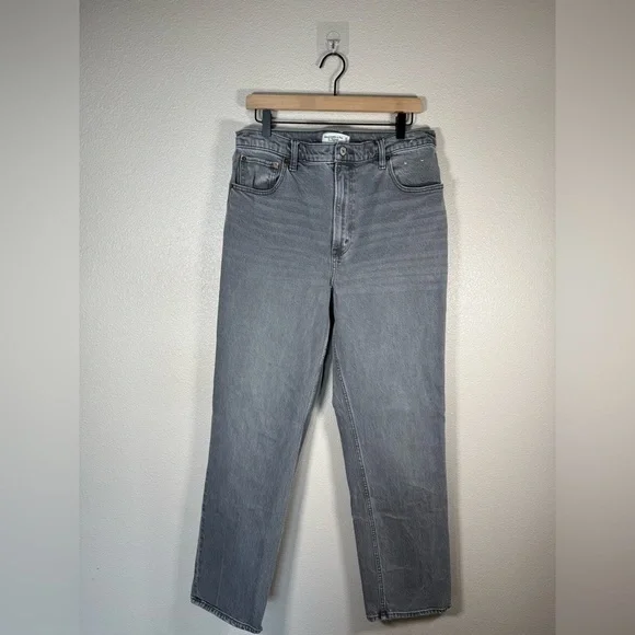 Abercrombie ‘90s Straight Ultra High Rise Jeans Grey Wash 30 / 12 J15 - Picture 4 of 10